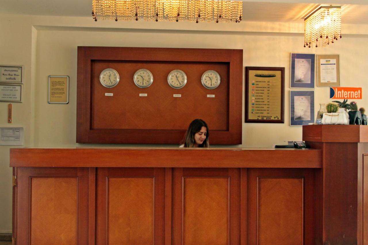 غومْبيت Costa Queen Suites المظهر الخارجي الصورة