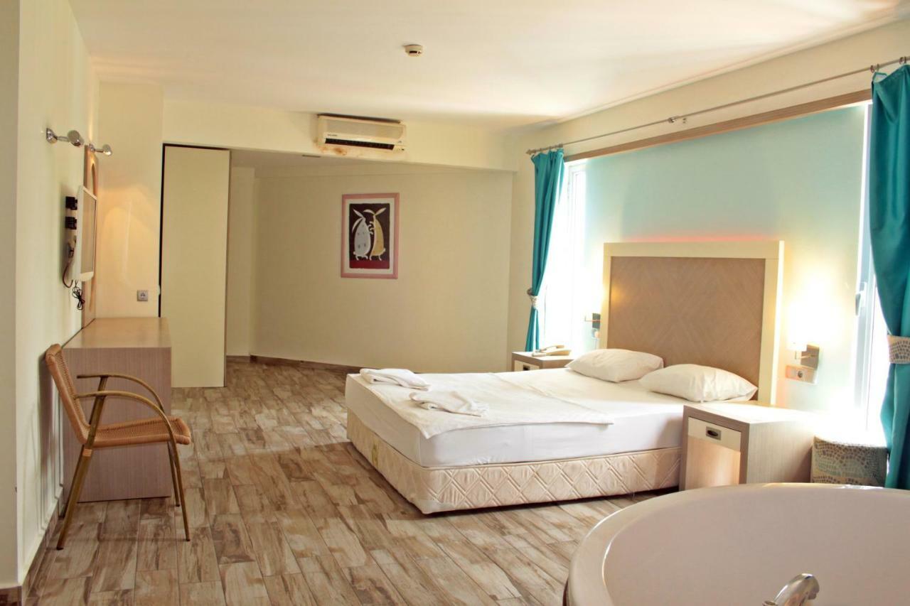 غومْبيت Costa Queen Suites المظهر الخارجي الصورة
